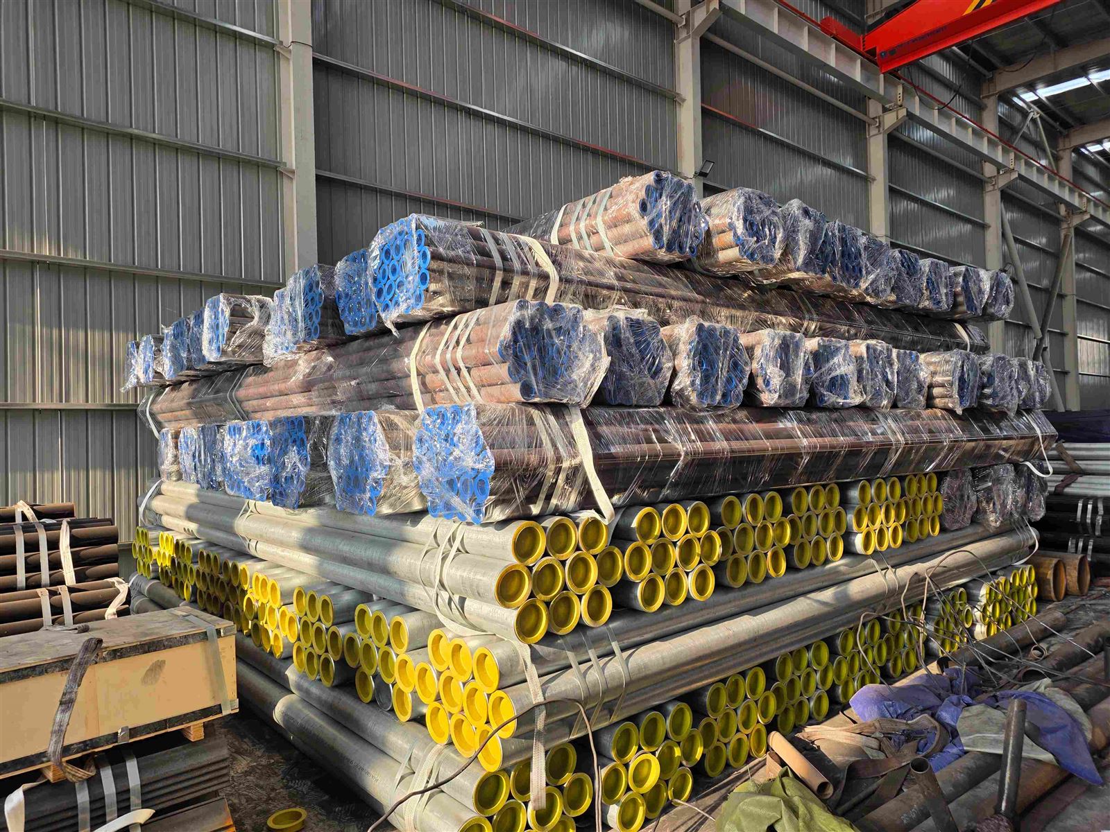 Packaging of galvanized pipes Packaging of galvanized pipes