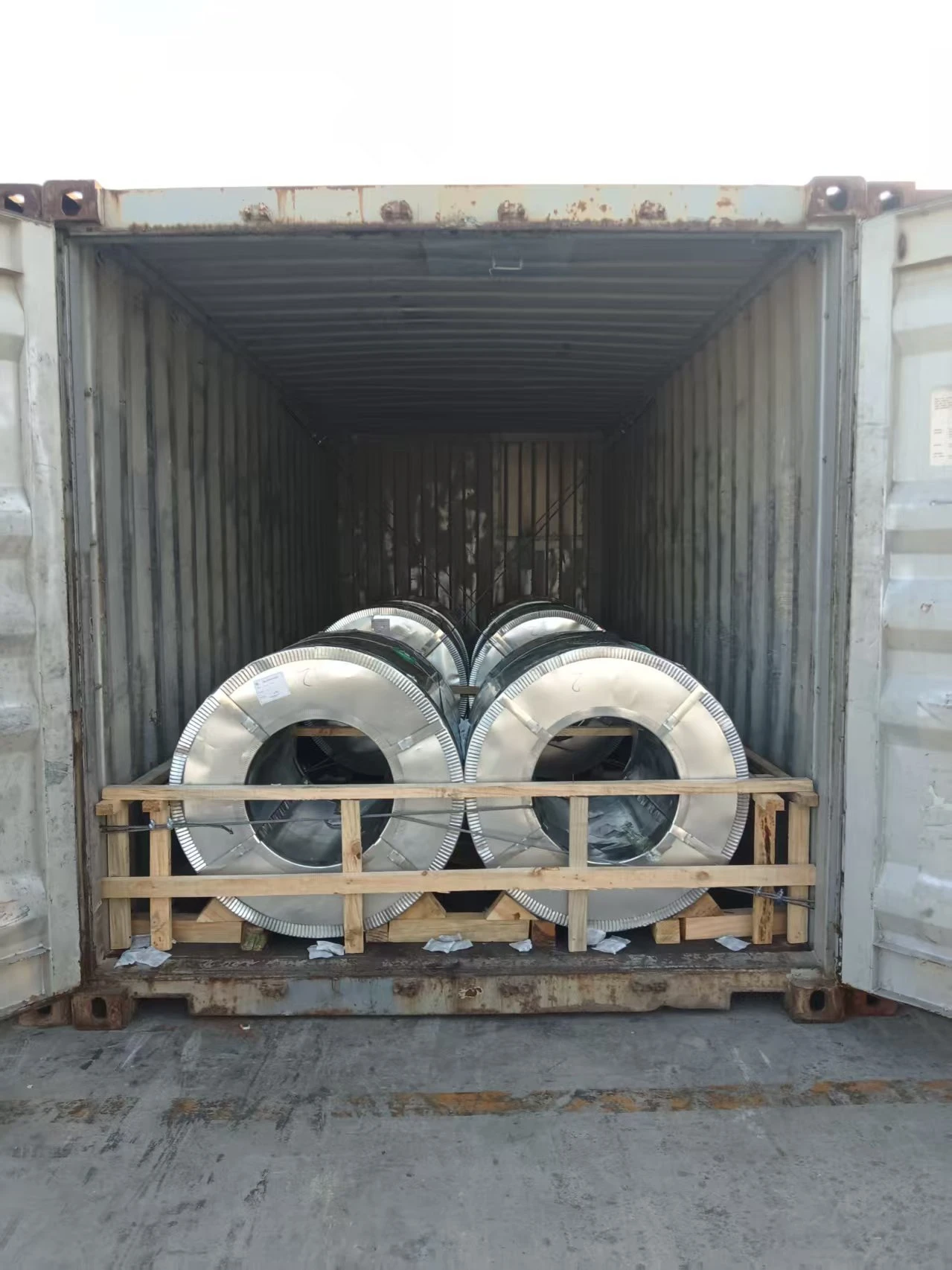 Packaging and shipment of galvanized steel coils Packaging and shipment of galvanized steel coils